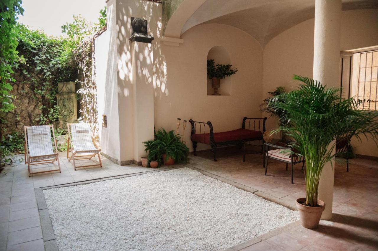 Casa Aguila Casco Antiguo Patio Privado Lejlighed Caces Eksteriør billede